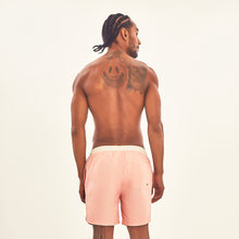 Załaduj obraz do przeglądarki galerii, Model Back: Uv Line Bermuda / Short Pour Homme Shorts Boxer Rose Upf50+
