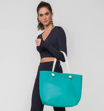 Załaduj obraz do przeglądarki galerii, Image 02: Uv Line Sac De Plage Silicone Bag Turquesa
