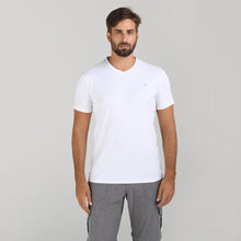 Załaduj obraz do przeglądarki galerii, Model Front: Uv Line Fitness Haut Sport Fit Mas Branco Upf50+
