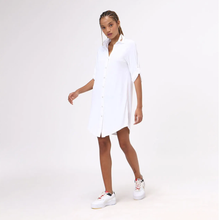 Załaduj obraz do przeglądarki galerii, Copenhagen FPU50+ Shirtdress White Uv
