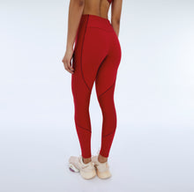 Załaduj obraz do przeglądarki galerii, Legging Hyper Recortes Atlanta Vermelho Haute Red
