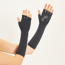 Załaduj obraz do przeglądarki galerii, Long Gloves FPU50+ Black Uv
